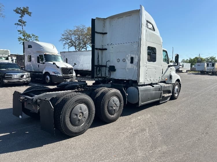 2023 International LT — photo 7