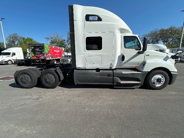 2023 International LT — photo 8