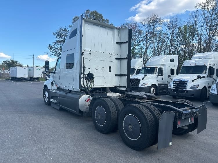 2023 International LT — photo 5