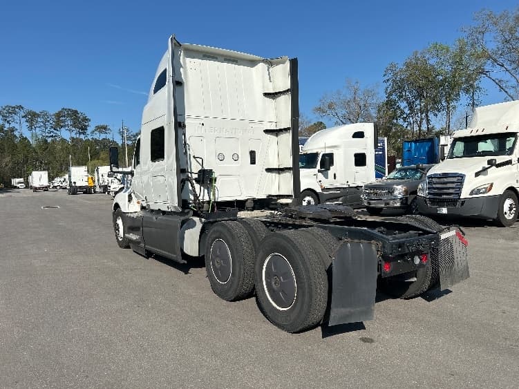 2023 International LT — photo 5