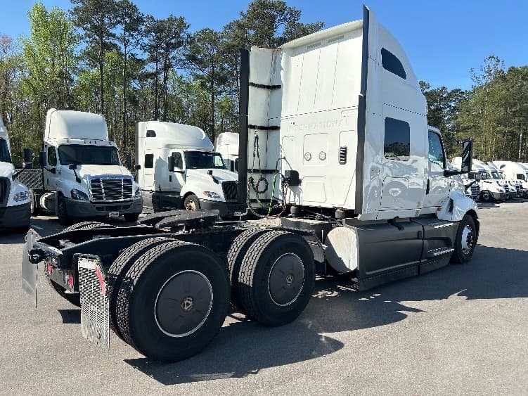2023 International LT — photo 7