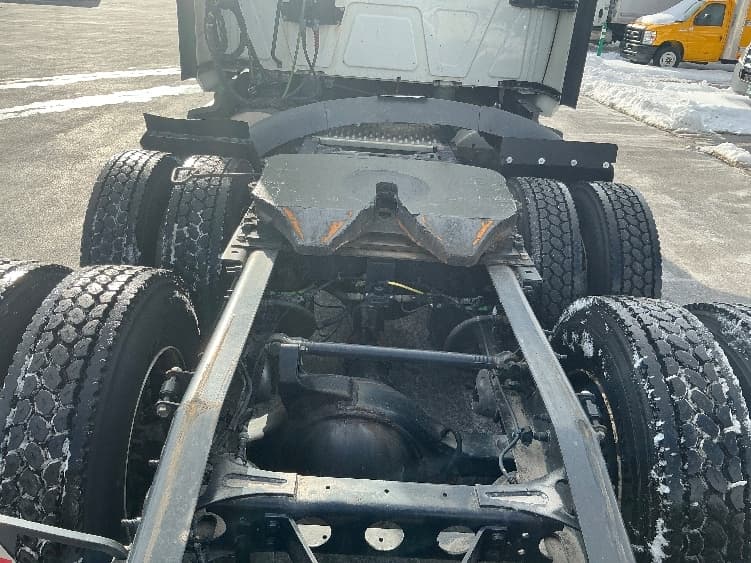 2023 International LT — photo 6