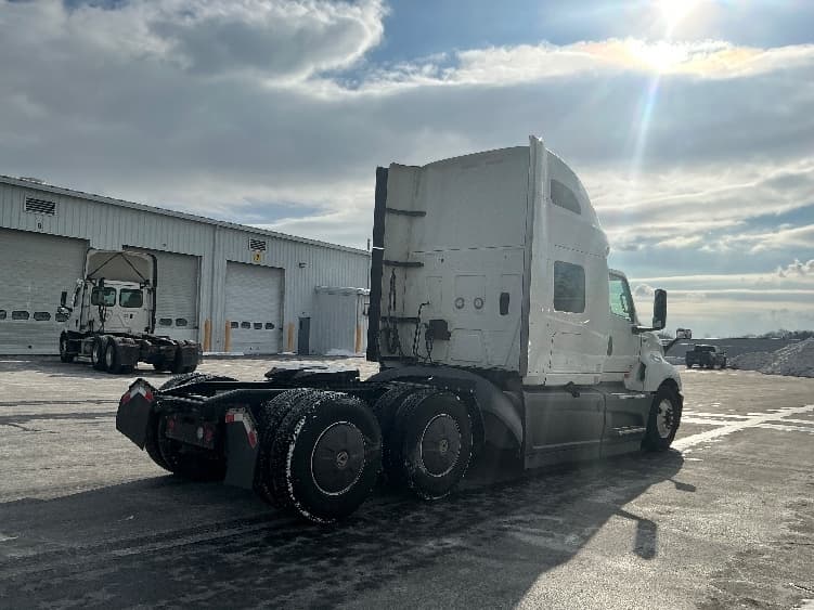 2023 International LT — photo 7