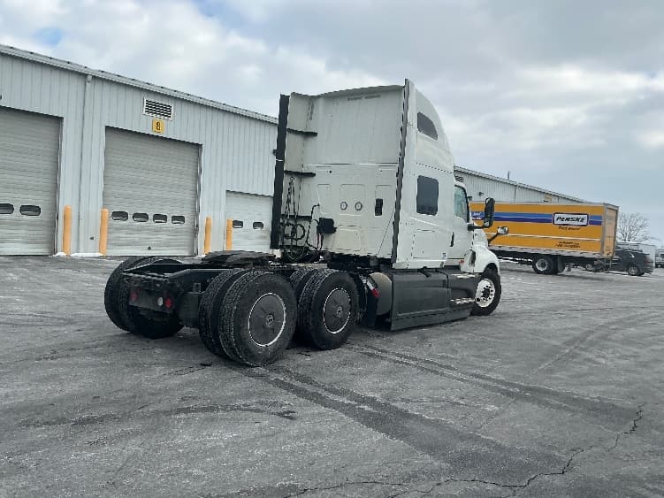 2023 International LT — photo 7