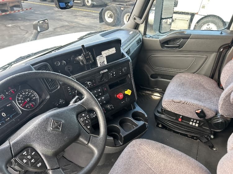 2023 International LT — photo 10