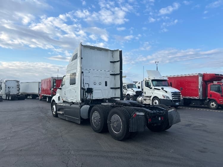 2023 International LT — photo 5