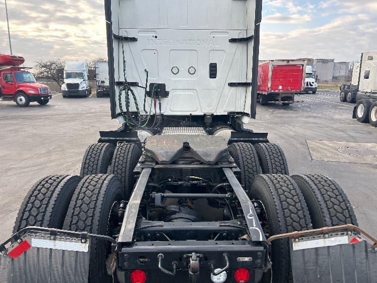 2023 International LT — photo 6