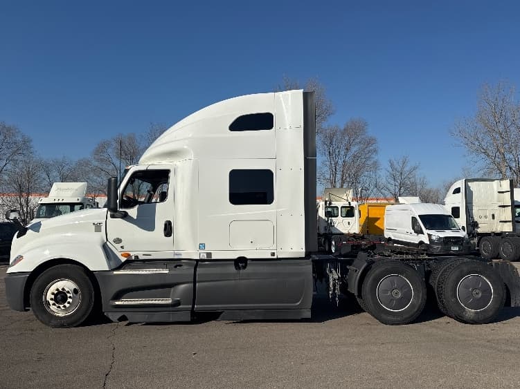 2023 International LT — photo 4