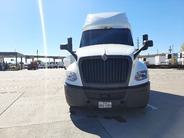 2023 International LT — photo 2