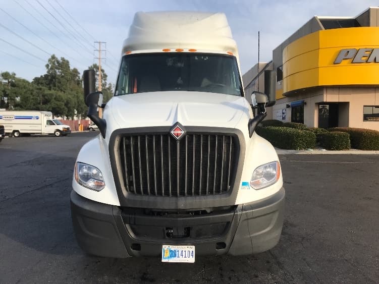 2023 International LT — photo 2