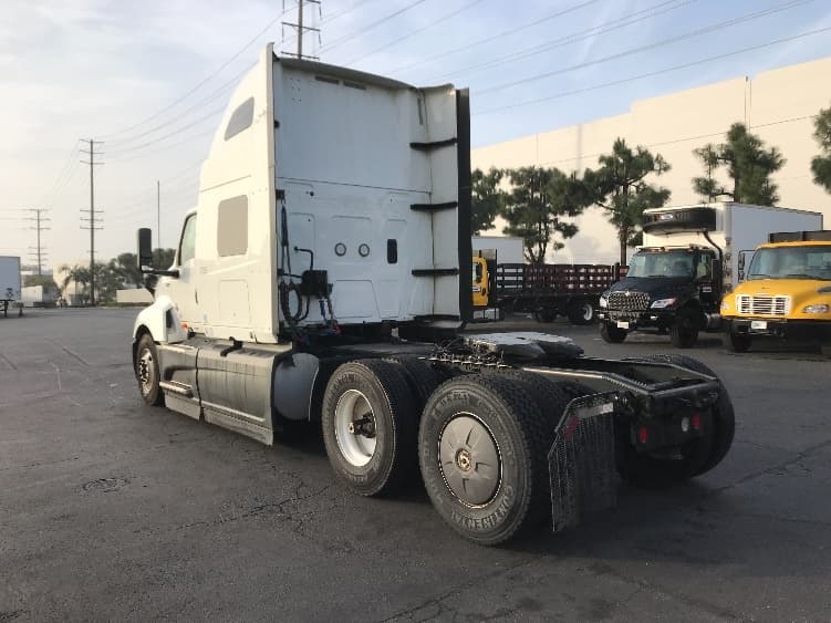 2023 International LT — photo 5