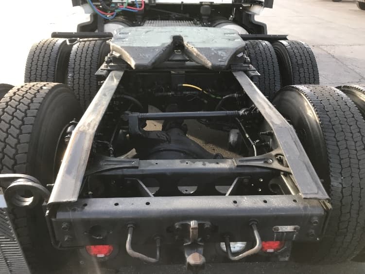 2023 International LT — photo 6