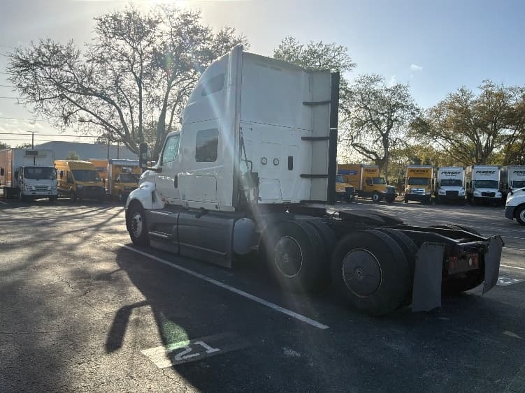 2023 International LT — photo 5