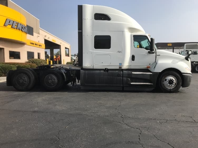 2023 International LT — photo 8