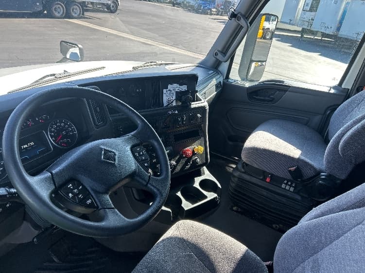 2023 International LT — photo 10