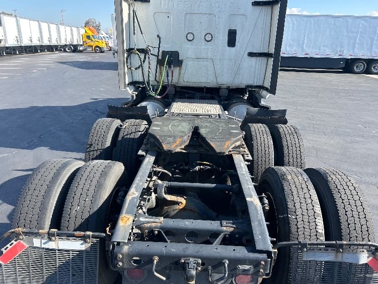 2023 International LT — photo 6