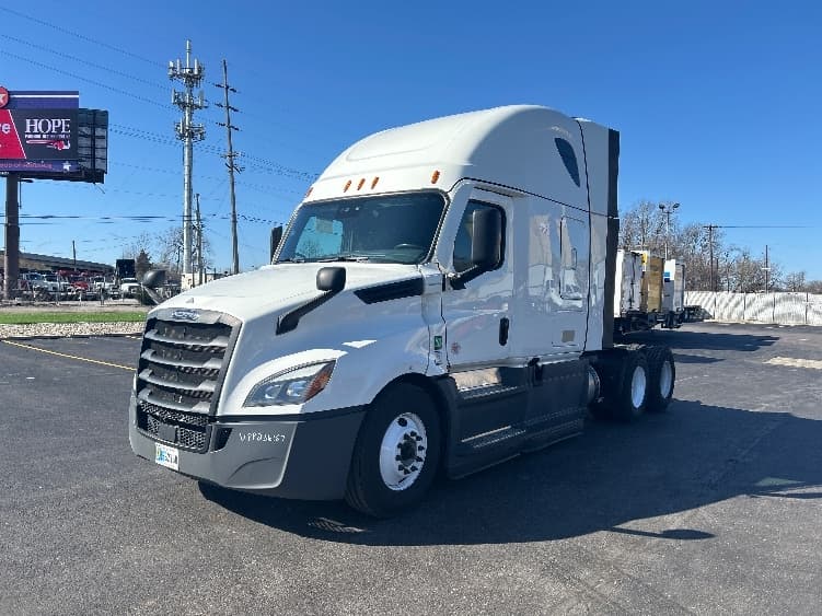 2023 Freightliner Cascadia — photo 3