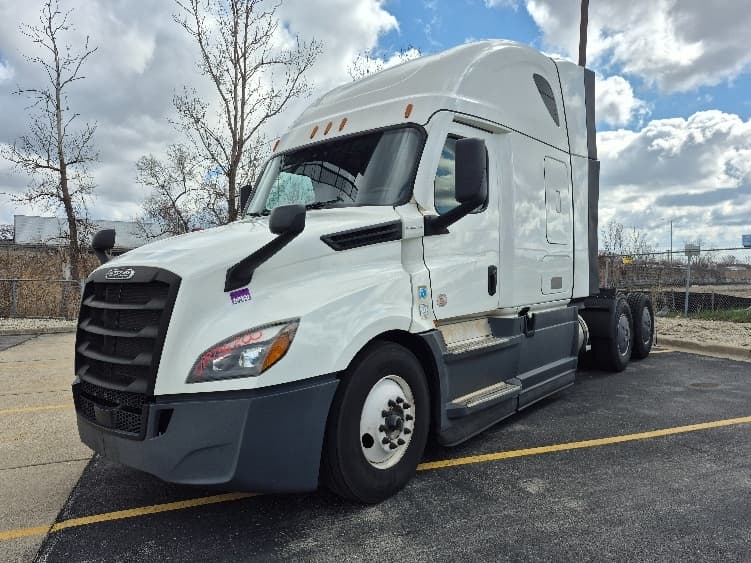 2023 Freightliner Cascadia — photo 3