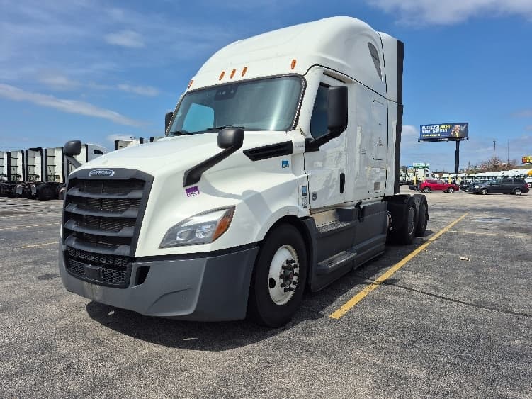 2023 Freightliner Cascadia — photo 3