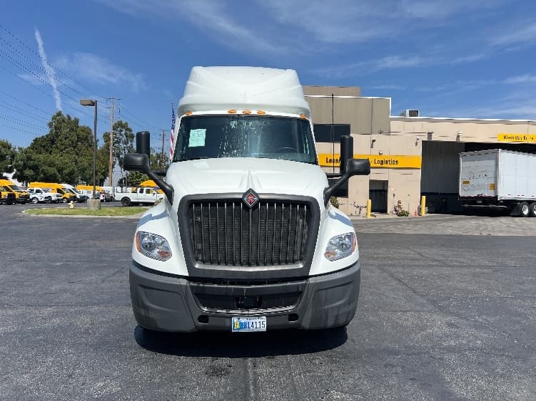 2023 International LT — photo 2