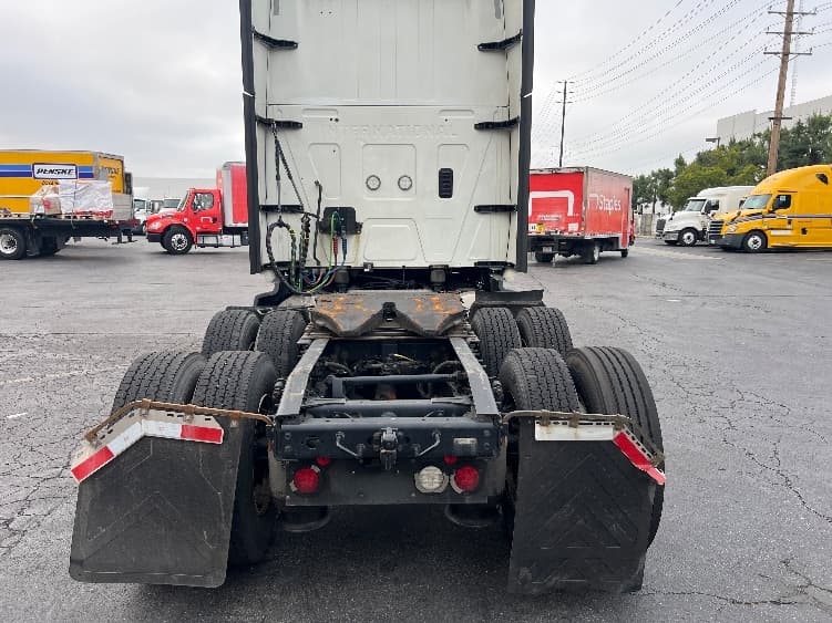 2023 International LT — photo 6