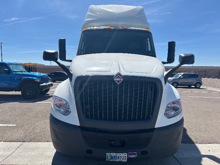 2023 International LT — photo 2