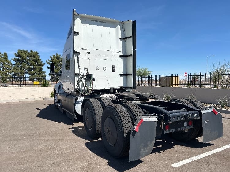 2023 International LT — photo 5