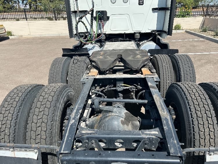 2023 International LT — photo 6