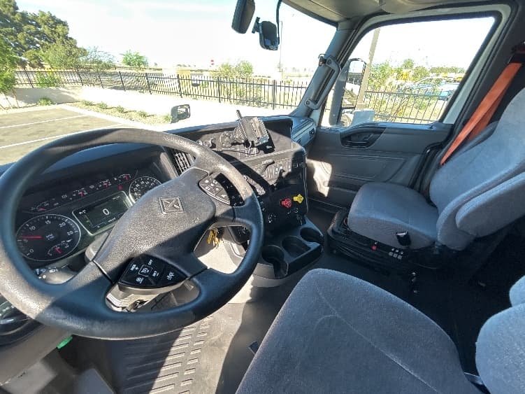 2023 International LT — photo 10