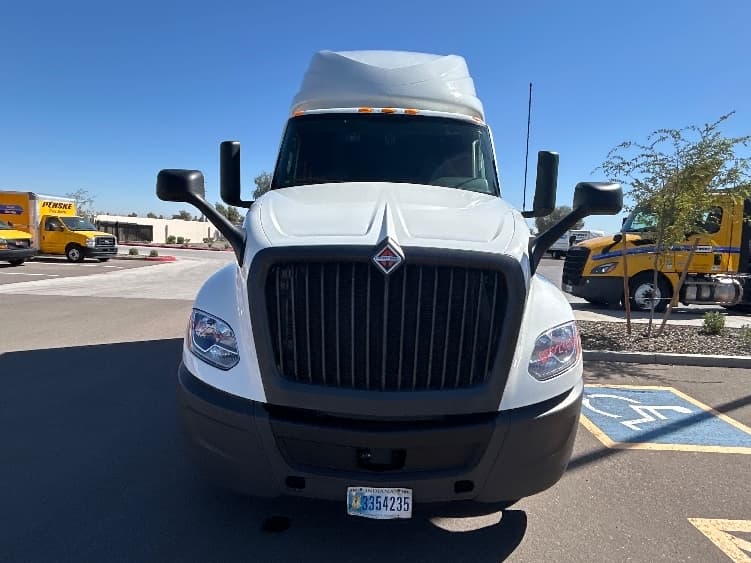 2023 International LT — photo 2
