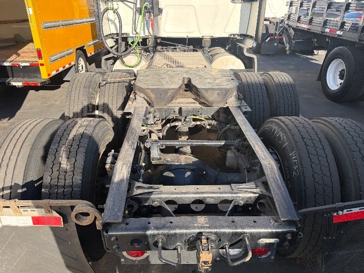 2023 International LT — photo 6