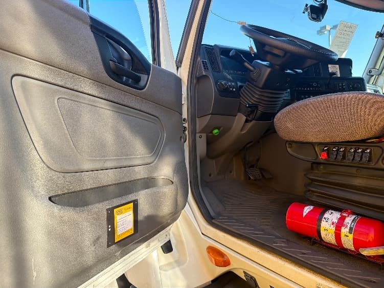 2023 International LT — photo 9