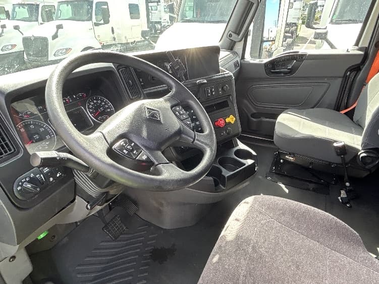 2023 International LT — photo 10
