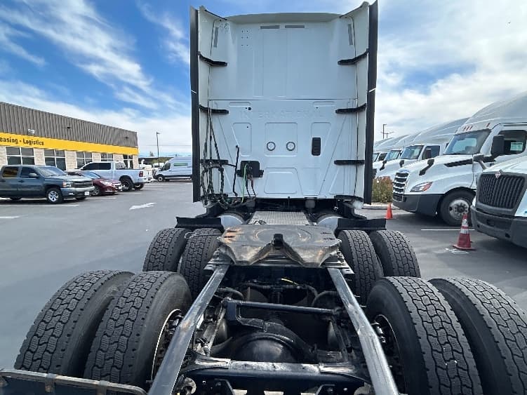 2023 International LT — photo 6