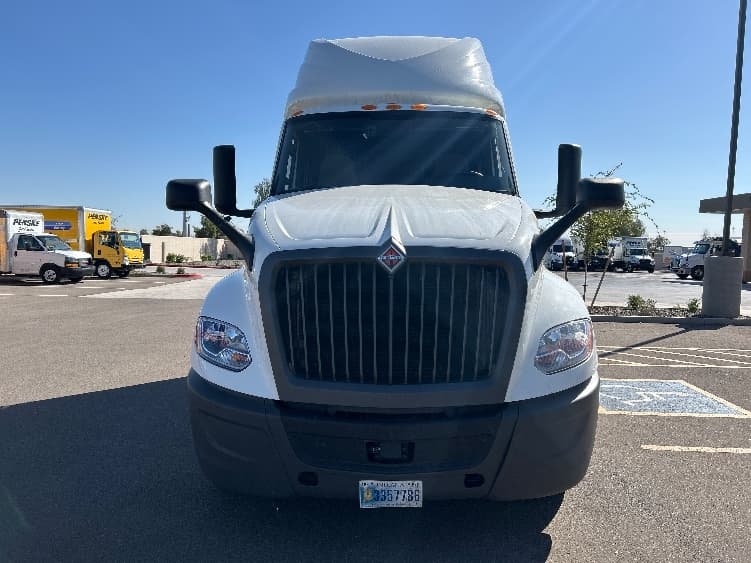 2023 International LT — photo 2