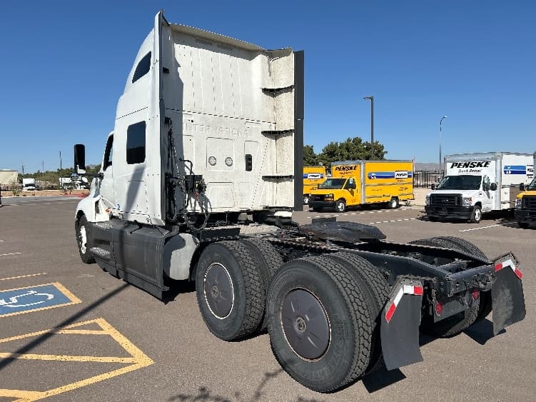 2023 International LT — photo 5