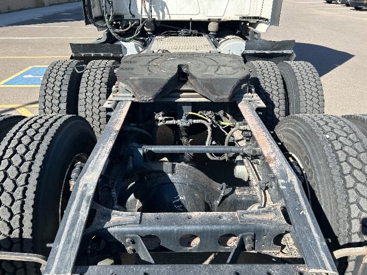 2023 International LT — photo 6