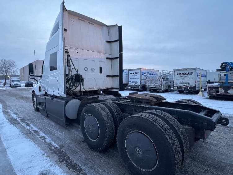 2023 International LT — photo 5