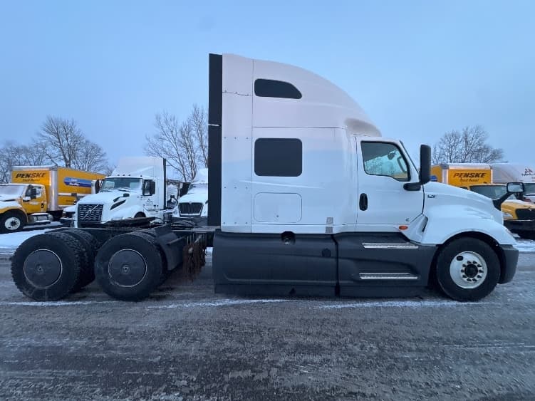 2023 International LT — photo 8