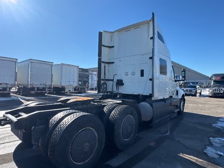 2023 International LT — photo 7