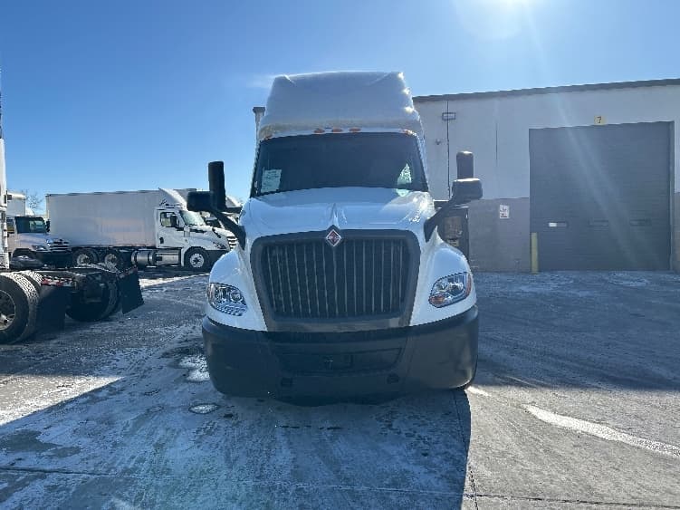 2023 International LT — photo 2
