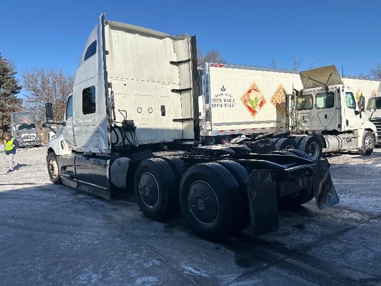 2023 International LT — photo 5