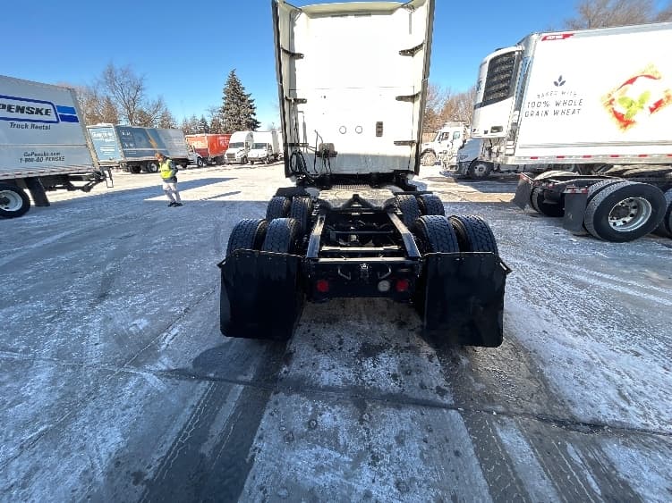 2023 International LT — photo 6