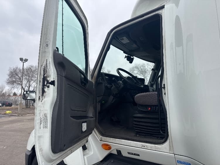 2023 International LT — photo 9