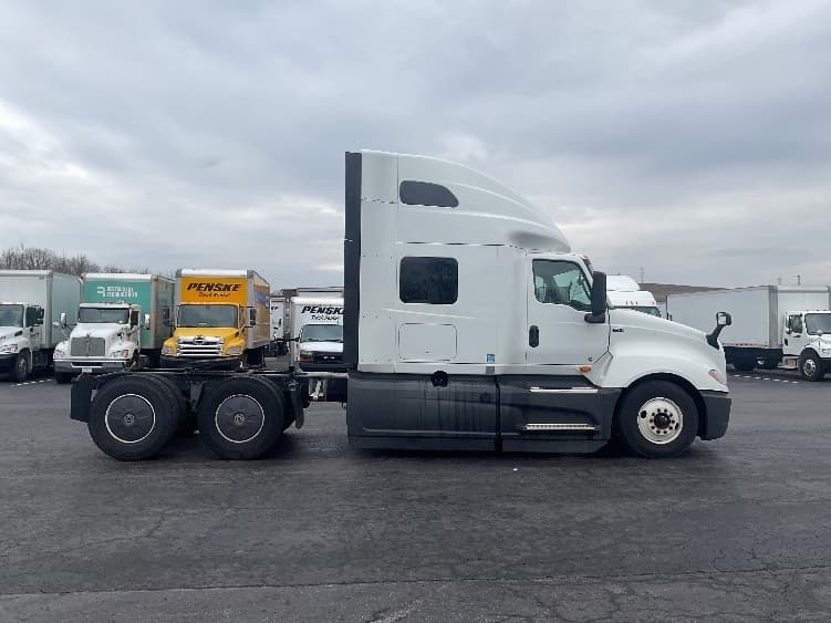 2023 International LT — photo 8