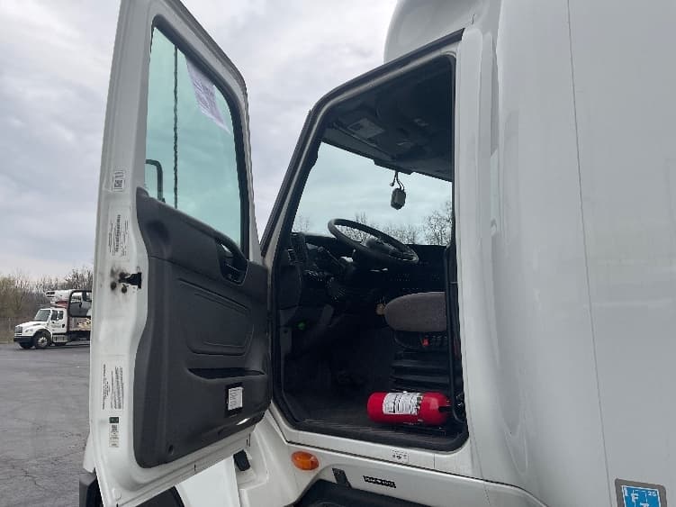 2023 International LT — photo 9