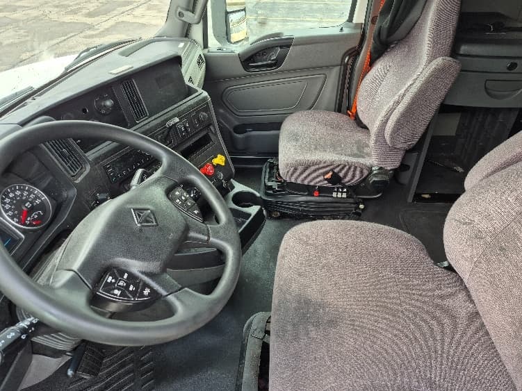 2023 International LT — photo 10