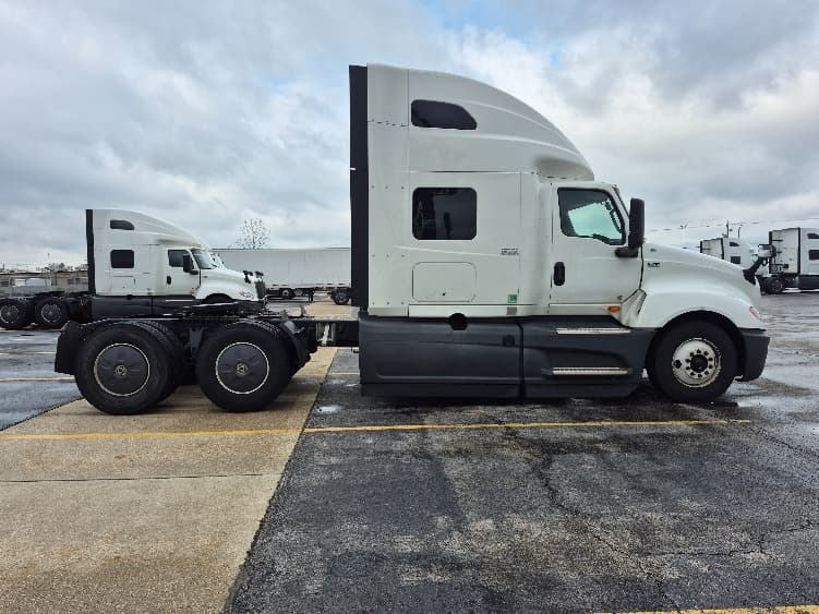 2023 International LT — photo 8