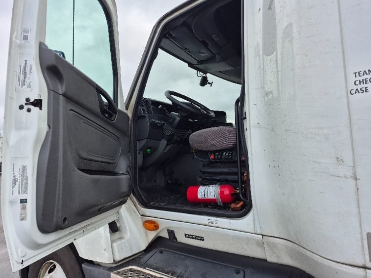 2023 International LT — photo 9