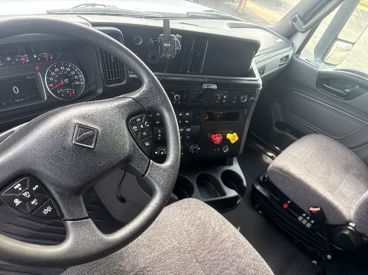 2023 International LT — photo 10
